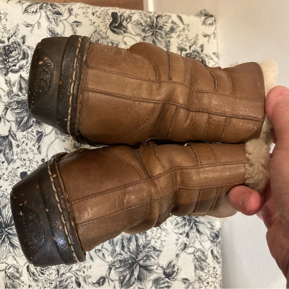 UGG Sz 9 Rianne Shearling Lined Leather Front Wrap Lace Ankle Booties - Picture 12 of 16